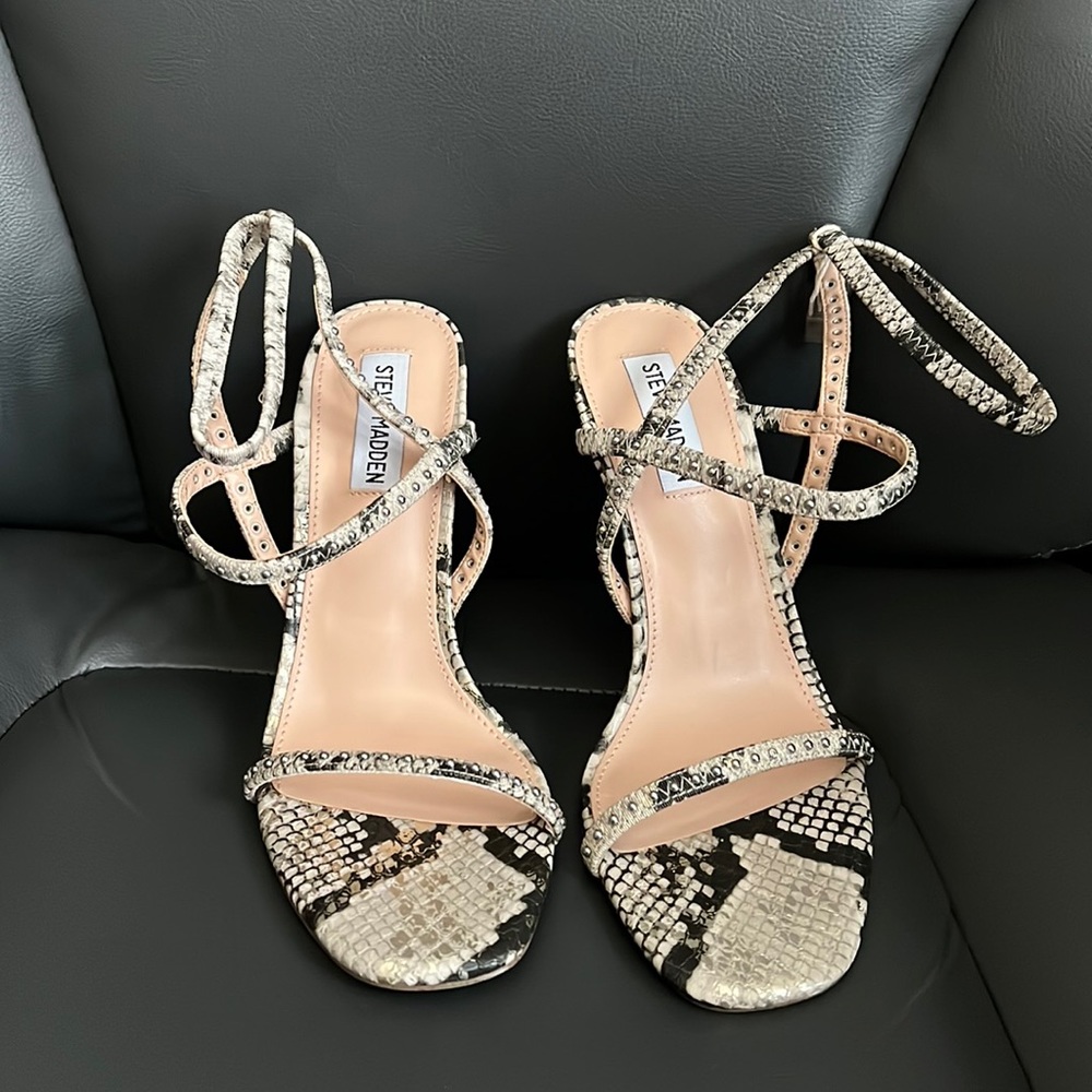 Steve Madden Strappy Heeled Sandal Size 8.5